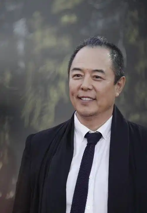 《还珠格格》皇阿玛张铁林近况曝光好沧桑,拥多段爱情被闹渣男