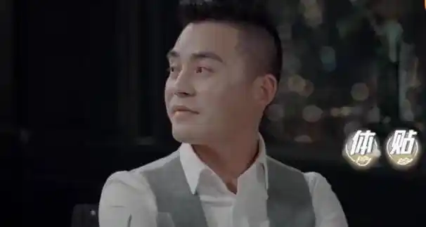 原创50岁王琳失态醉酒罢演,伸手强关摄像头,节目组的操作更无情_方磊