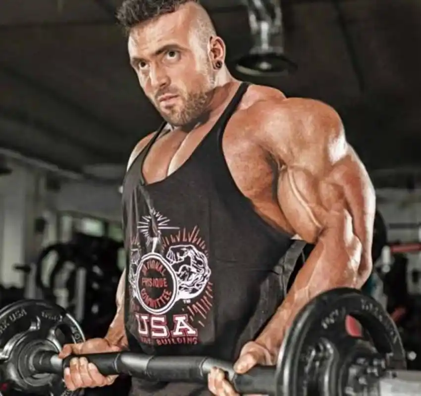 健美冠军卢克桑多年仅30岁就去世了这给健美爱好者什么启示