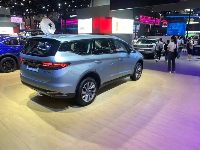 2020广州车展吉利嘉际新能源6座mpv实用性强