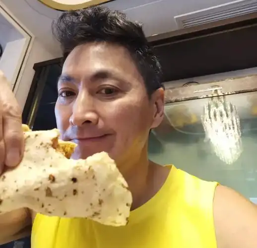 吴亦凡被批捕他先发声何家劲的侠骨能让多少娱乐圈明星脸红