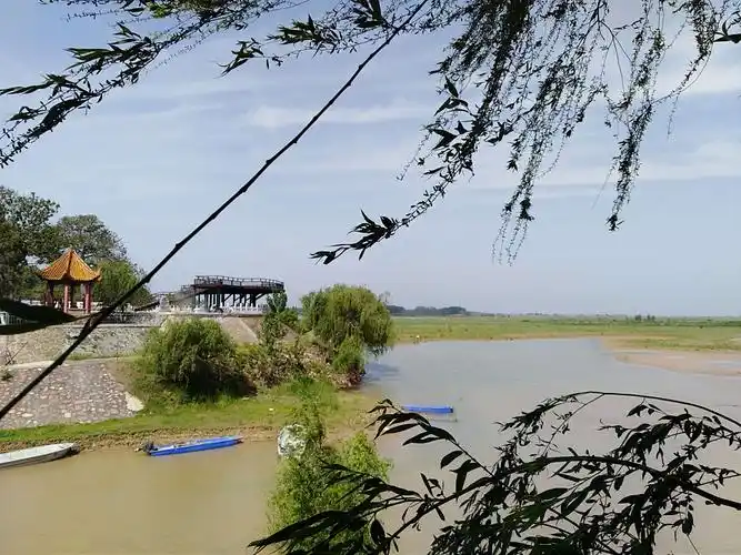 六河)西干渠 写美篇今天游览的主要景点有: (1)开封黑岗口引黄闸景区