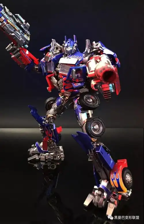 擎天柱指挥官汽车人黑曼巴腹肌版op 放大变形玩具汽车人金属涂装腹肌