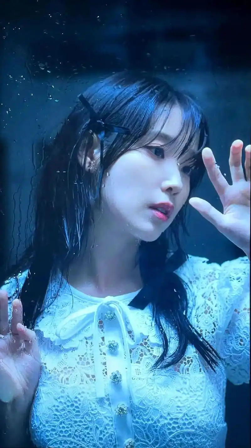 iu最新壁纸头像写真～9790989978.#iu #李知恩  - 抖音