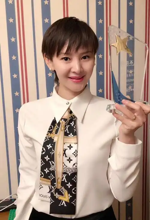 魔系制片人小王晶再度起航打造浪漫爱情剧废柴小姐