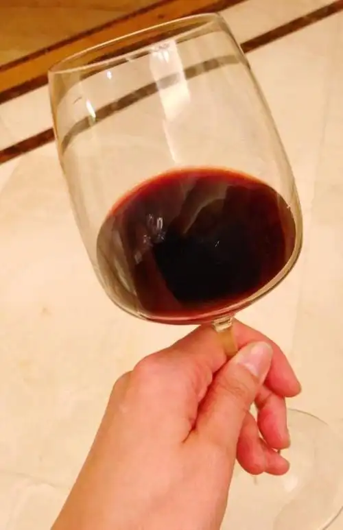 谢杏芳疑独自饮酒透露婚后生活相互独立出门前不说甜言蜜语