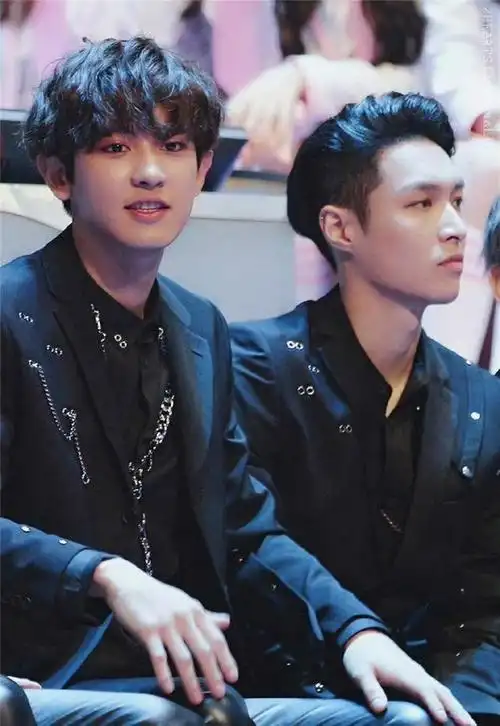 和exo一直有联系被喷蹭热度!张艺兴直播,朴灿烈连拨电3次连线力挺