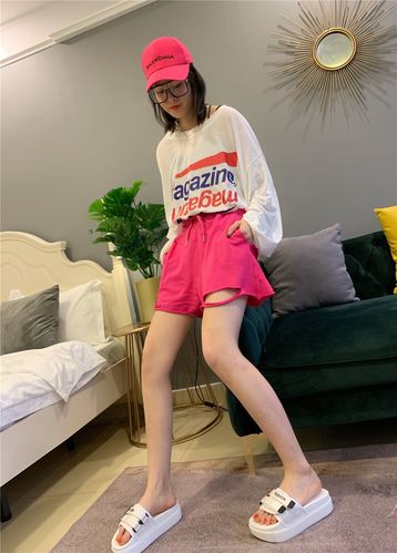 超短裤高腰破洞显瘦