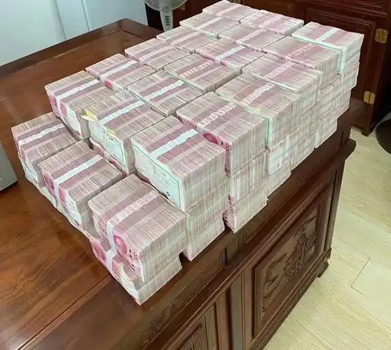 朋友圈看见有人炫富,这里大概多少钱.