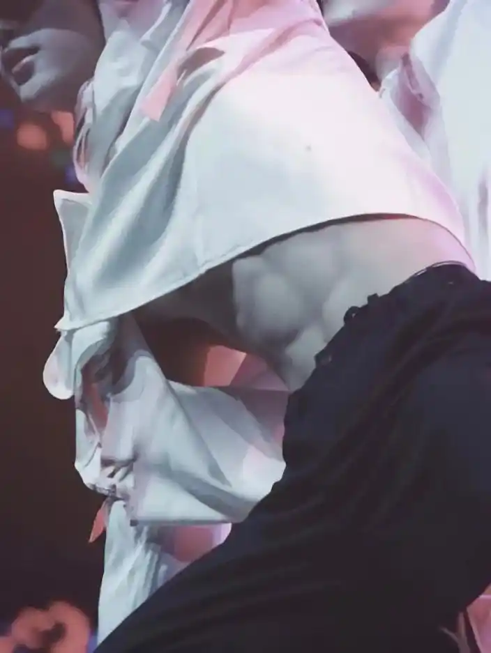 时代少年团 看不出来咱们原来都好这一口99#腹肌 @dou - 抖音