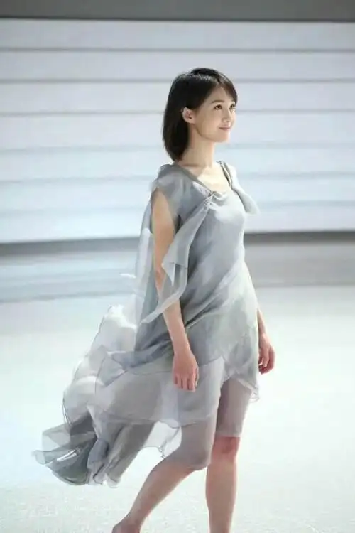 演技尴尬郑爽21字怼黑粉网友这样的贝微微值得我们爱