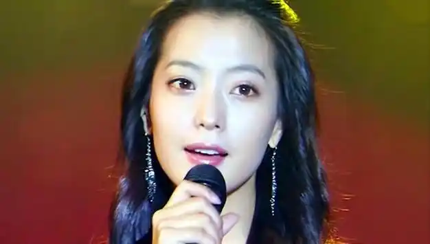 金喜善嫁入豪门一夜坐拥千亿靠一脸甜笑迷倒南韩太子爷