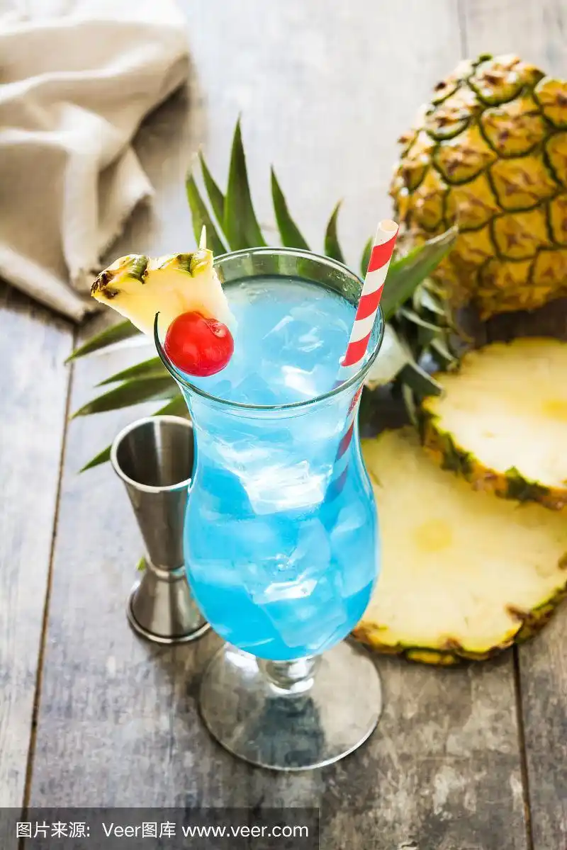 蓝色夏威夷鸡尾酒