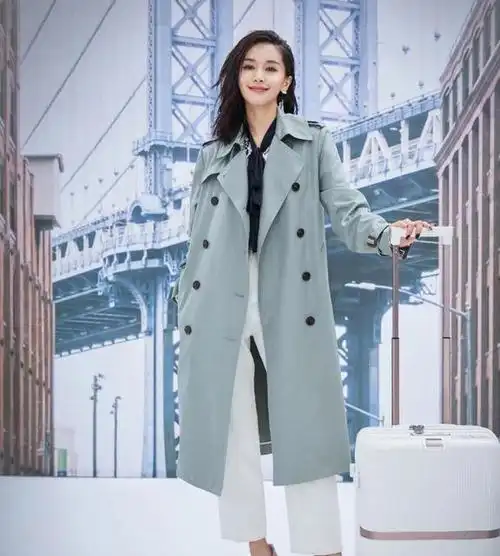 我们经常会看到这样一些女生,明明实际身高不高,看着却不矮,娱乐圈中