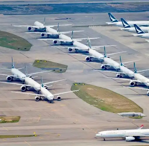 全球全面停飞各地飞机场变飞机展览馆本强迫症瞬间被治愈了