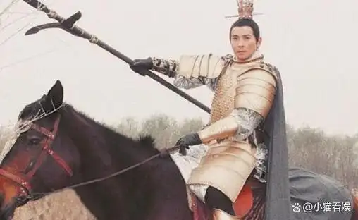 他在《铜雀台》中,将吕布的形象描绘得淋漓尽致,栩栩如生.