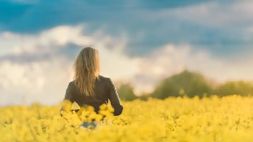 唯美漂亮的外国美女个性写真