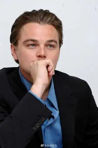 小李子自拍#莱昂纳多迪卡普里奥 听说帅的人自拍都很迷,曾经的"jack"