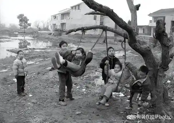 童年的老照片,童年的往事不堪回首,满满的七零八零儿时的记忆!
