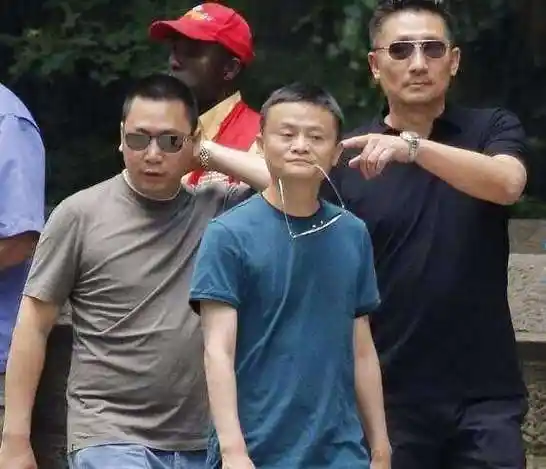 赵薇真正的老公黄有龙是谁资料介绍!黄有龙曾经是谁的司机知乎!