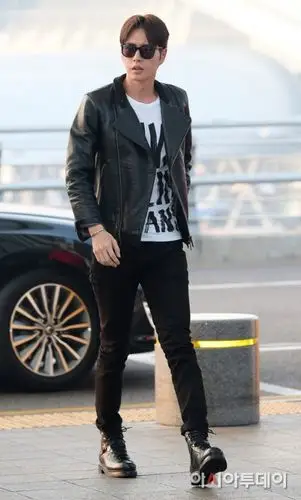 《男人帮·朋友》朴海镇black机场fashion,微笑俘虏女心