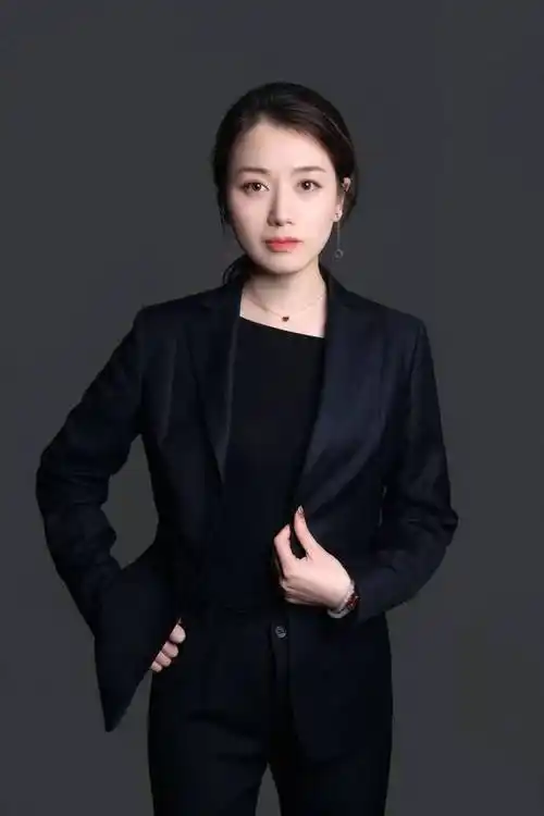 他睡女律师,霸占多名女法官,同"双胞胎姐妹"淫乱时被抓|叶玲|女儿