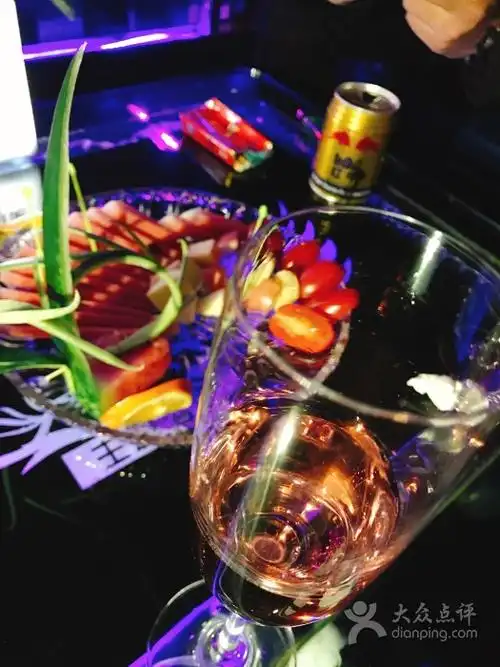 蜂王酒吧图片 - 第1张