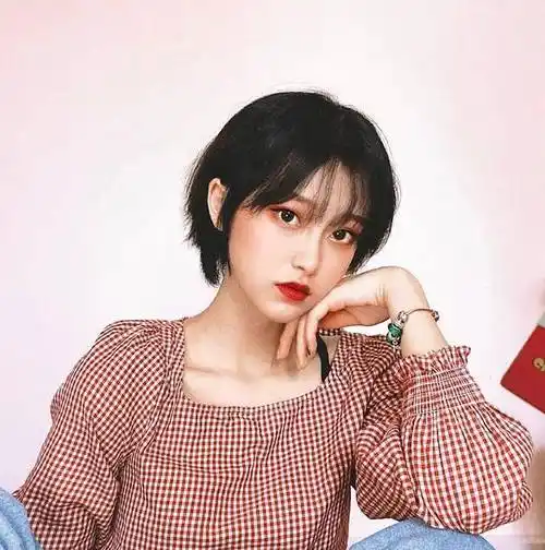 流行的短发发型,气质减龄显脸小,圆脸,方脸的人也适合_长度_脸型_刘海
