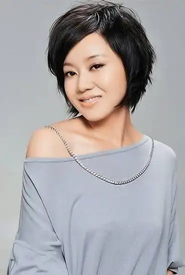 明星闫妮短发发型盘点 简单时尚-中名网