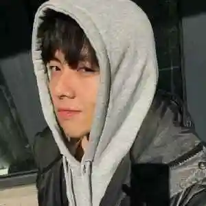 动漫坏笑男生图片【点击鼠标右键下载】