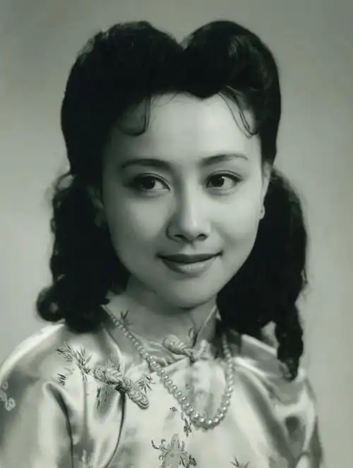 演员黄梅莹我这辈子最正确的决定就是嫁给了老戏骨金鑫