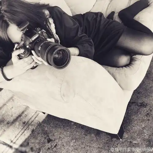 徐静蕾黄立行现身赌场 女方抽烟似大姐大