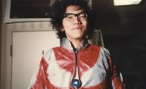 一个23岁的年轻人拿着自己的设计稿来应征,宫崎骏看过之后立刻决定