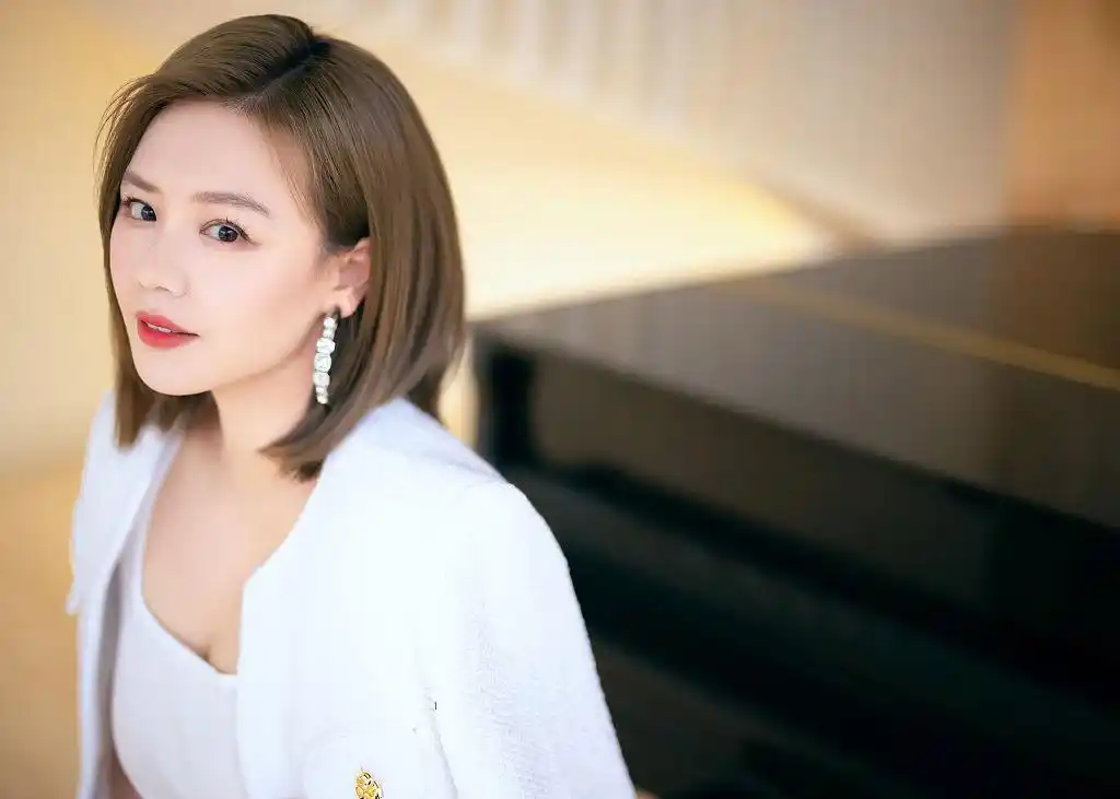 娱乐>滚动新闻>正文>用户反馈>登录>1/72021年4月30日,马思纯拍摄的一