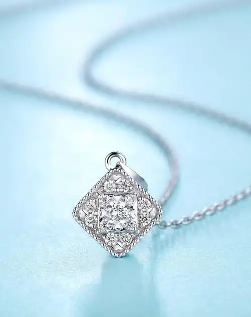 新品白18k金一克拉效果钻石吊坠