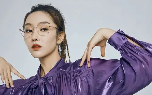 宣璐优雅时尚高清桌面壁纸