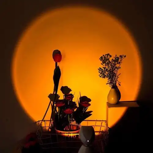 新品落日灯太空人机器宇航员mini小人仔投影氛围日不落夕阳灯摄影