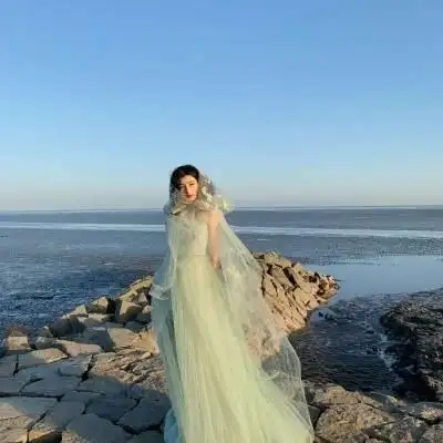 唯美清新穿婚纱女生头像