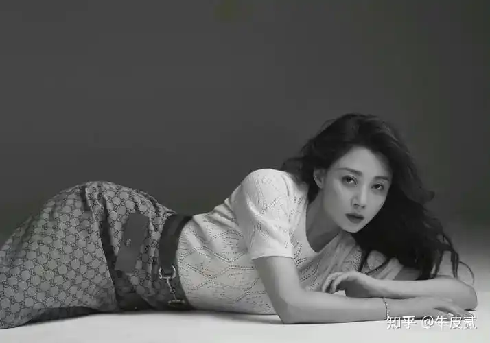 43岁殷桃近照曝光,深夜醉酒表情迷人,面色"潮红"头发被汗浸湿 - 知乎