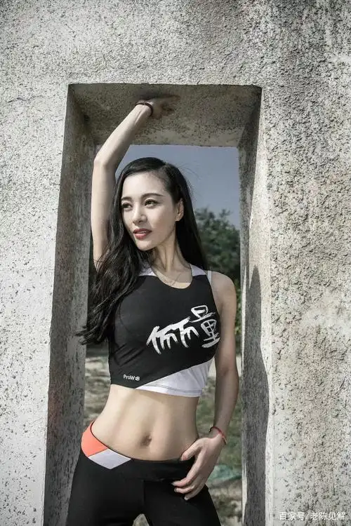 中央戏剧学院演员郑清文身材怎么样?有喜欢的吗?