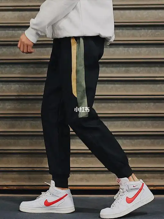 男生运动裤怎么搭配好看?