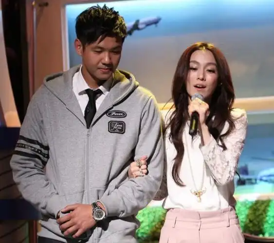 范玮琪陈建州结婚七周年互相表白低谷期不离不弃两人爱了17年