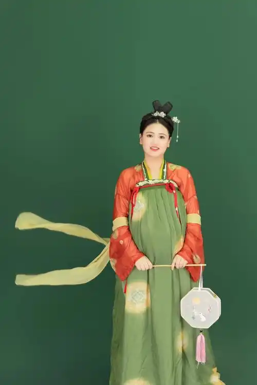 中秋快乐!愿所求皆所愿05#中秋节  #古装 #古风孕妇照 - 抖音