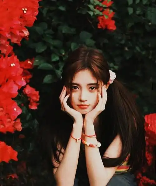 鞠婧祎又晒美照,清纯有活力,这次真成四千年一遇的美女了?