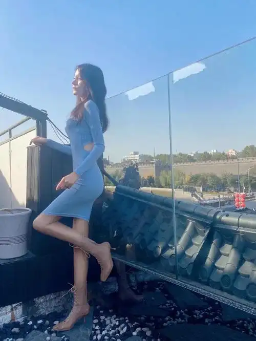 南开大学混血美女,178的大长腿身材令人一见倾心,3个动作教你练