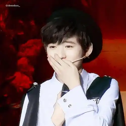 不数不知道宋亚轩捂嘴笑居然四十连拍啦09