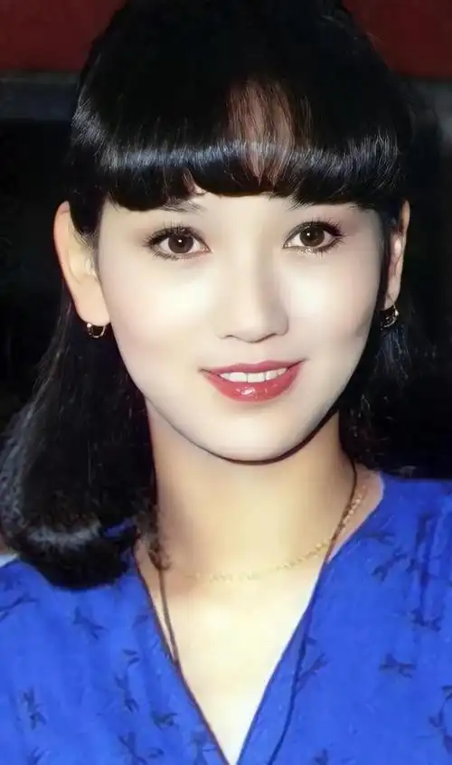 赵雅芝年轻的时候太漂亮了,优雅迷人!__财经头条