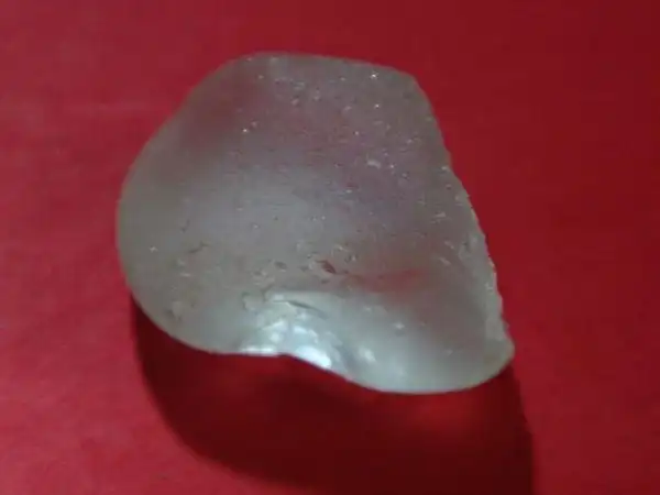 我捡到一个透明的石头不知是不是钻石原石