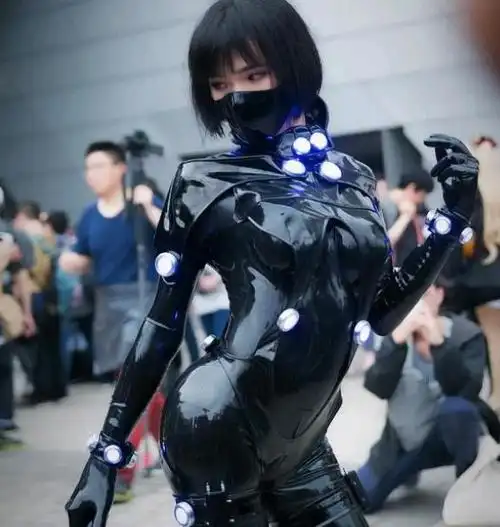 男生cos女角色还能有魔鬼身材女装大佬们的神操作厉害了