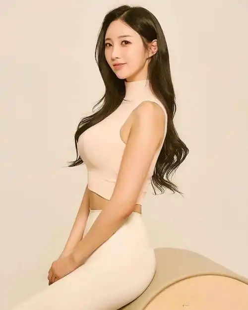 33岁健身模特身材强壮不失女性魅力坦言增肌是塑形最佳方式